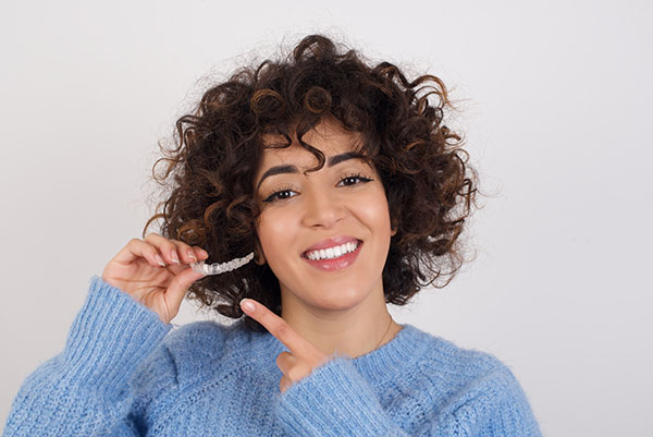 Cleaning Braces Vs Cleaning Invisalign Aligners